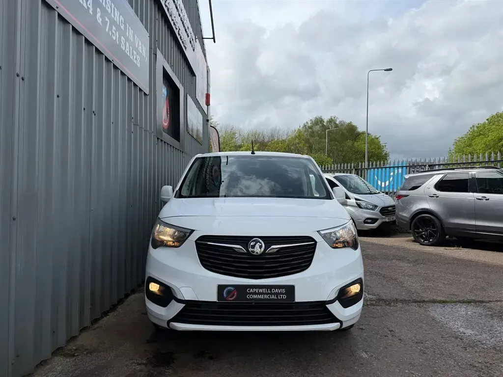 Used Vauxhall Combo Sportive 2021 White MPV