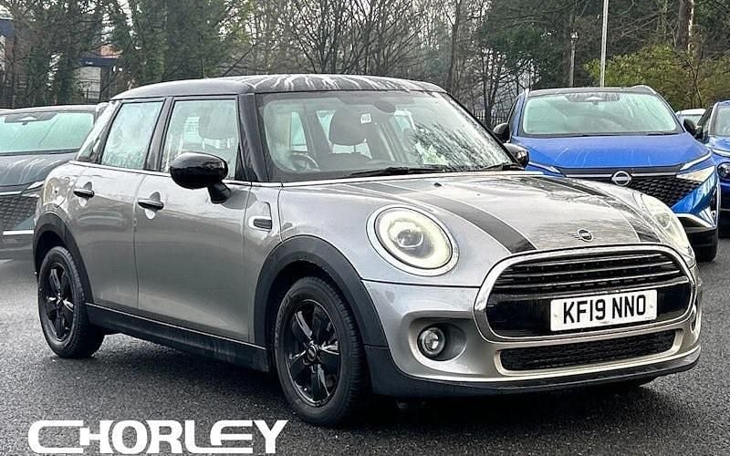 Used 2020 Mini Cooper Classic Hatchback | £11,968 (Good price) - Image 1/4