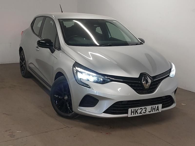 Begagnad Renault Clio V Evolution 90 HK (66 kW) 2023 Silver Halvkombi