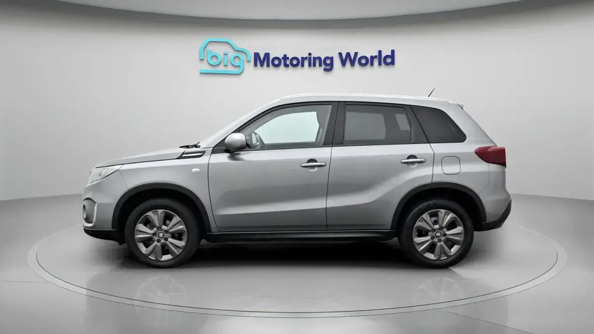 Second-hand Suzuki Vitara SZ-T 129 CP (94 kW) 2023 Gri SUV