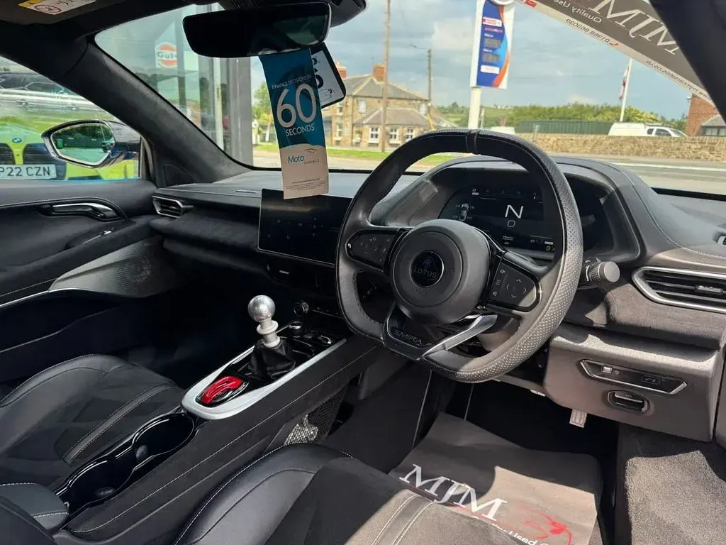 Used Lotus Emira 404 HP (297 kW) 2022 Blue Coupe
