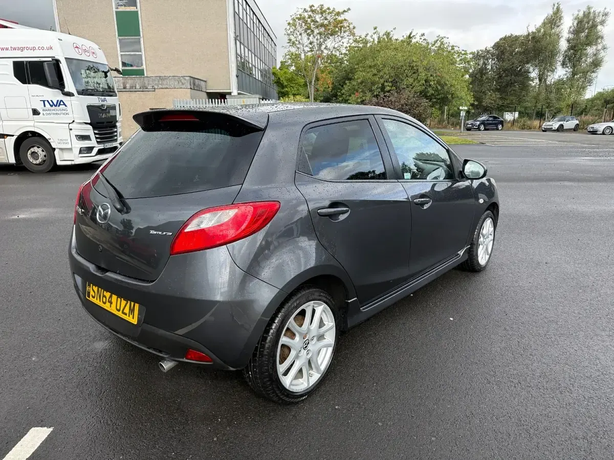Used Mazda 2 82 HP (60 kW) 2014 Grey Hatchback