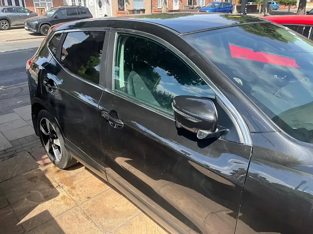 Used Nissan Qashqai N-TEC 115 HP (84 kW) 2015 Black SUV