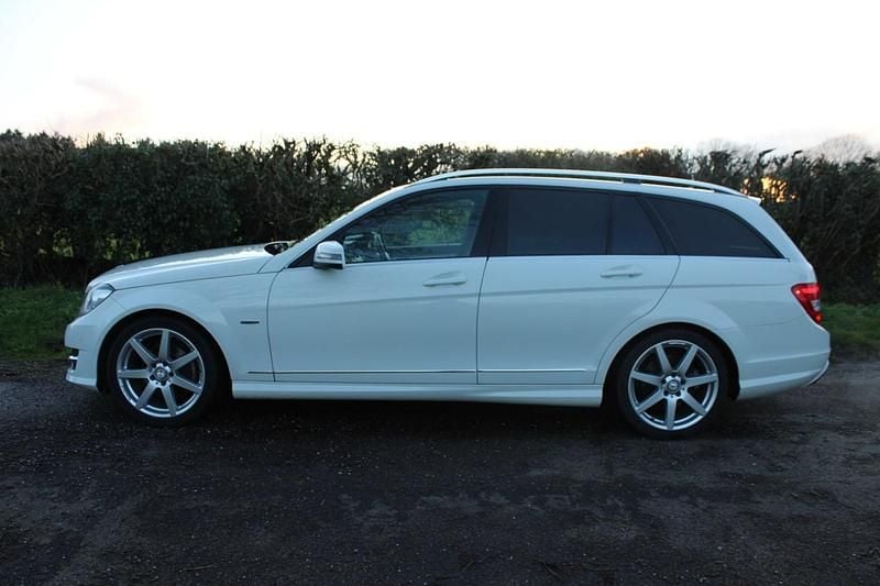 Used Mercedes C200 2012 White Estate