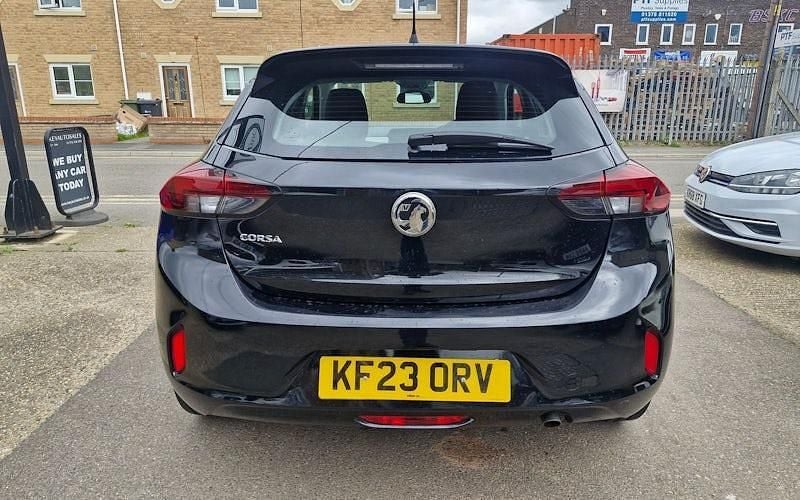 Second-hand Vauxhall Corsa Design Edition 101 CP (74 kW) 2023 Negru Hatchback