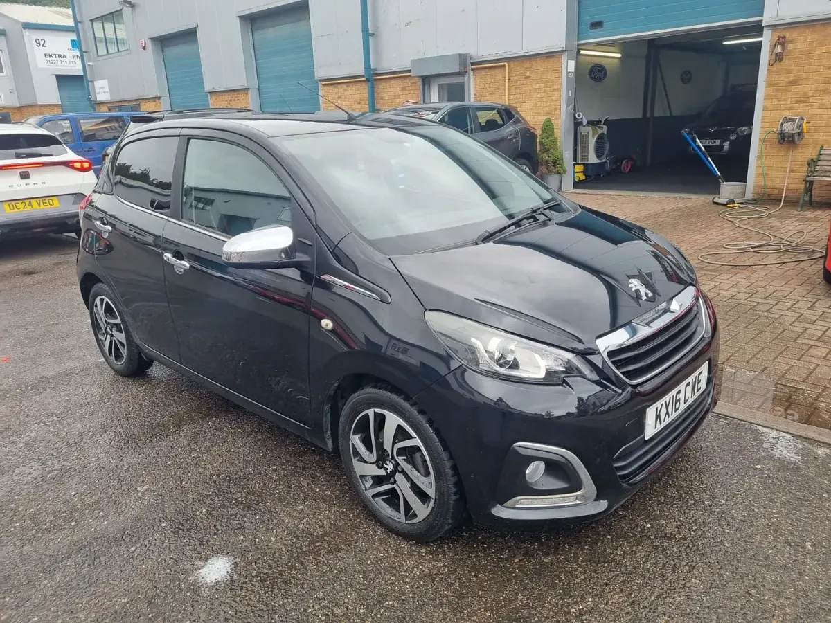 Used Peugeot 108 82 HP (60 kW) 2016 Black Hatchback