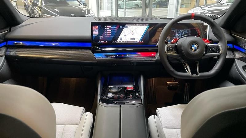 New BMW M5 Comfort Edition 717 HP (527 kW) 2025 Blue Estate