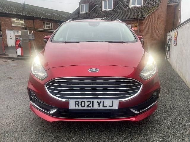 Used Ford S-MAX Titanium 150 HP (110 kW) 2021 Red MPV