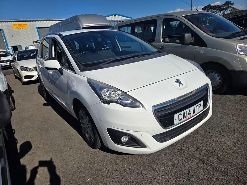 White Used 2014 Peugeot 5008 Active MPV | £3,995 (Fair price) - Image 1/4
