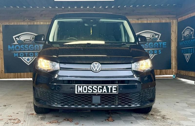 Used VW Caddy Maxi Pro 102 HP (75 kW) 2021 Black MPV