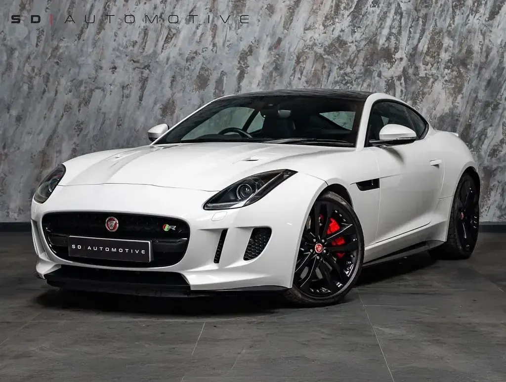Usado Jaguar F-Type Supercharged 550 CV (404 kW) 2016 Blanco Coupe