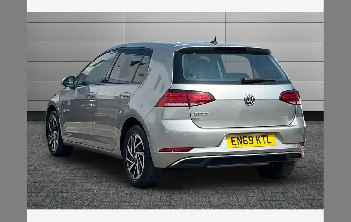 Used VW Golf VIII Edition 148 HP (108 kW) 2020 Tungsten silver Hatchback
