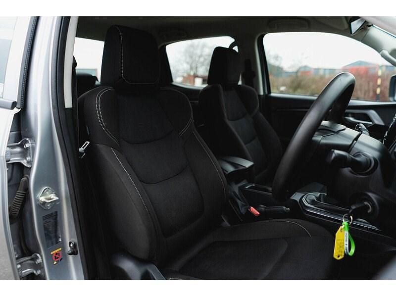 Used Isuzu D-Max 163 HP (119 kW) 2021 Silver Pickup