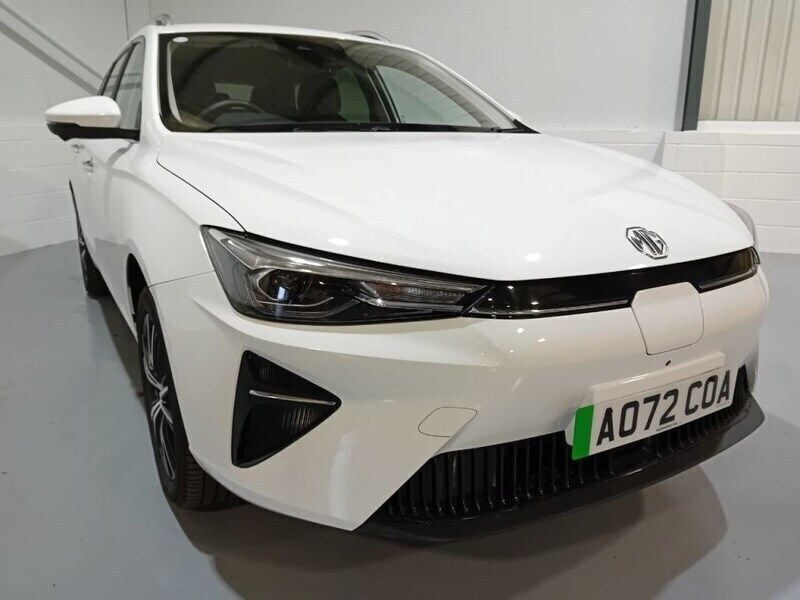 White Used 2022 MG MG5 EV Trophy Estate | £18,195 (Expensive) - Image 1/4