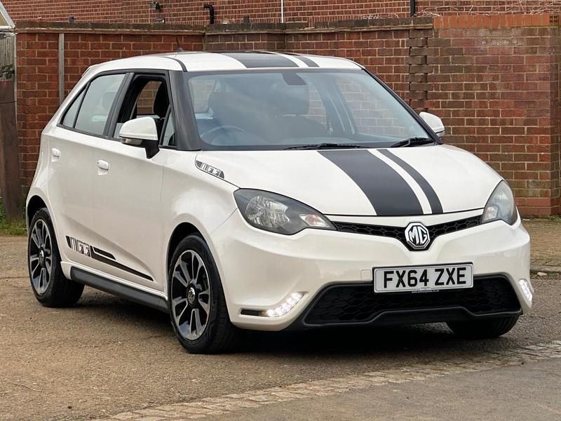Used MG MG3 106 HP (77 kW) 2014 White Hatchback