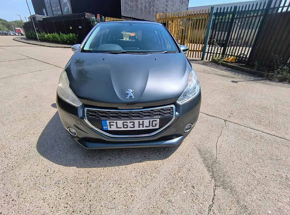 Used Peugeot 208 Active 82 HP (60 kW) 2013 Grey Hatchback