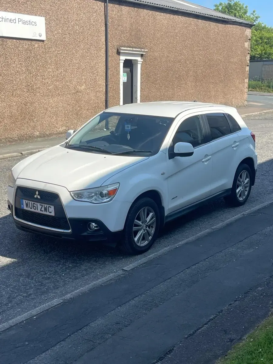 Used Mitsubishi ASX 147 HP (108 kW) 2011 White SUV