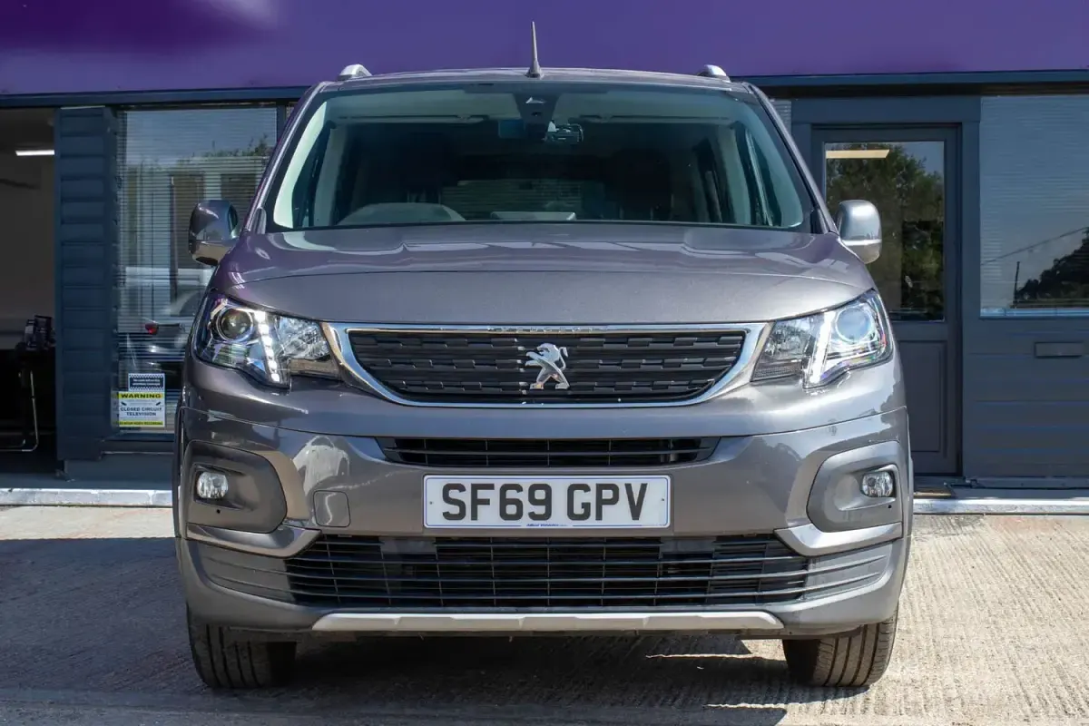 Used Peugeot Rifter Allure 130 HP (95 kW) 2019 Grey MPV