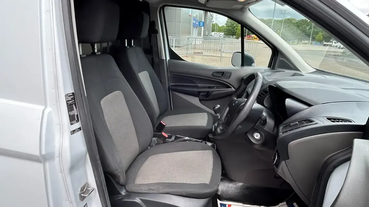 Used Ford Transit 100 HP (73 kW) 2021 White Van