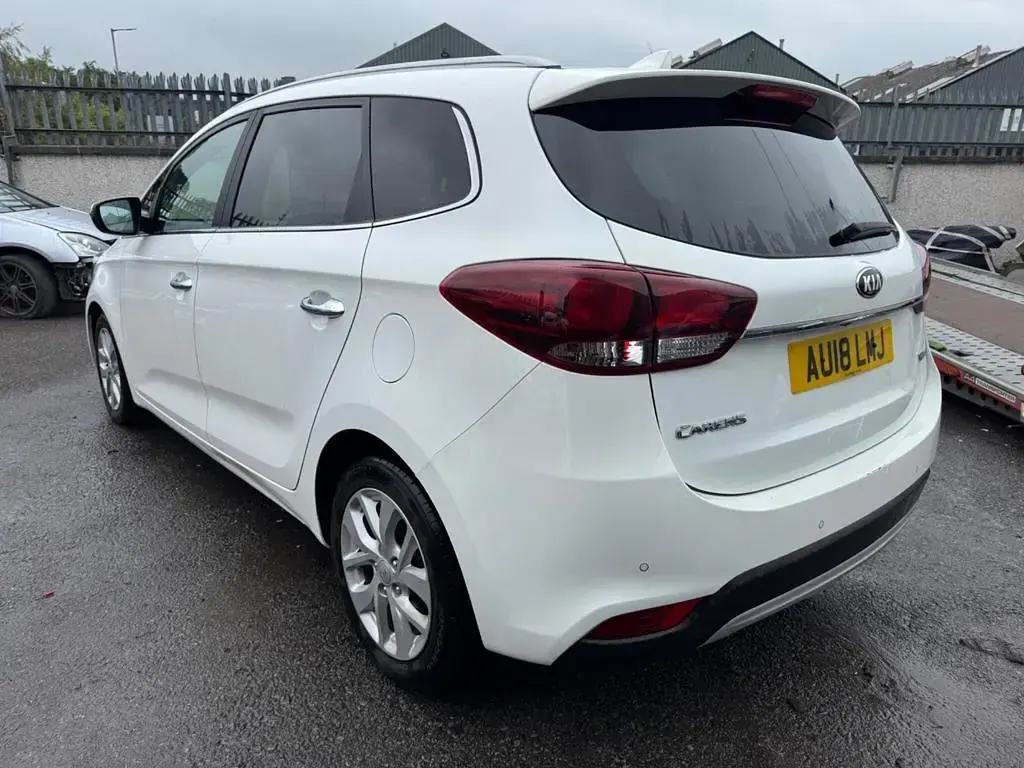 Used Kia Carens 139 HP (102 kW) 2018 White MPV