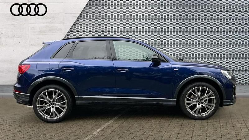 Begagnad Audi Q3 Black Edition 150 HK (110 kW) 2025 Blå SUV