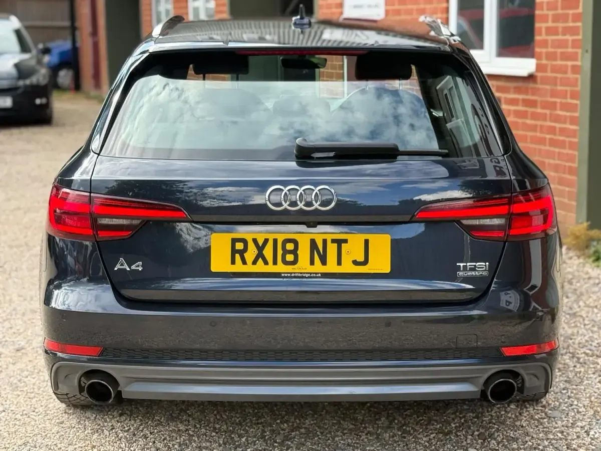 Used Audi A4 S-Line 252 HP (185 kW) 2018 Blue Estate