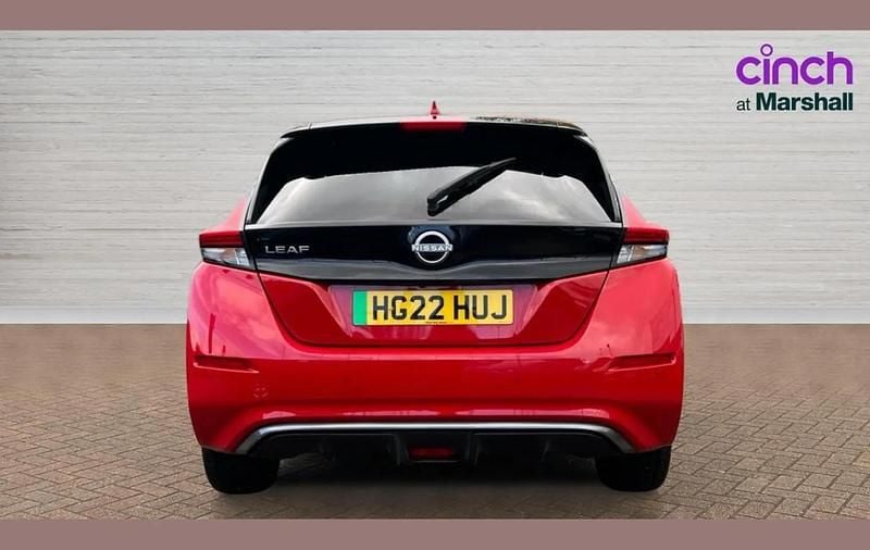 Used Nissan Leaf N-Connecta 108 kW (147 HP) 2022 Red Hatchback