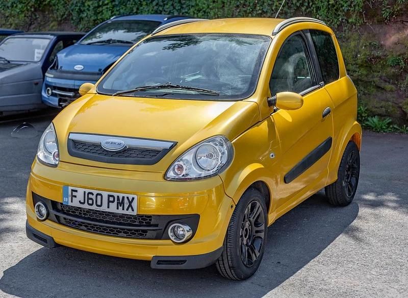 Yellow Used 2011 Microcar M.Go Hatchback | £4,250 - Image 1/4