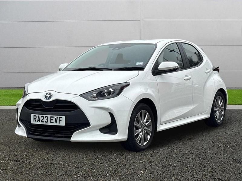Used Toyota Yaris Hybrid 2023 White Hatchback