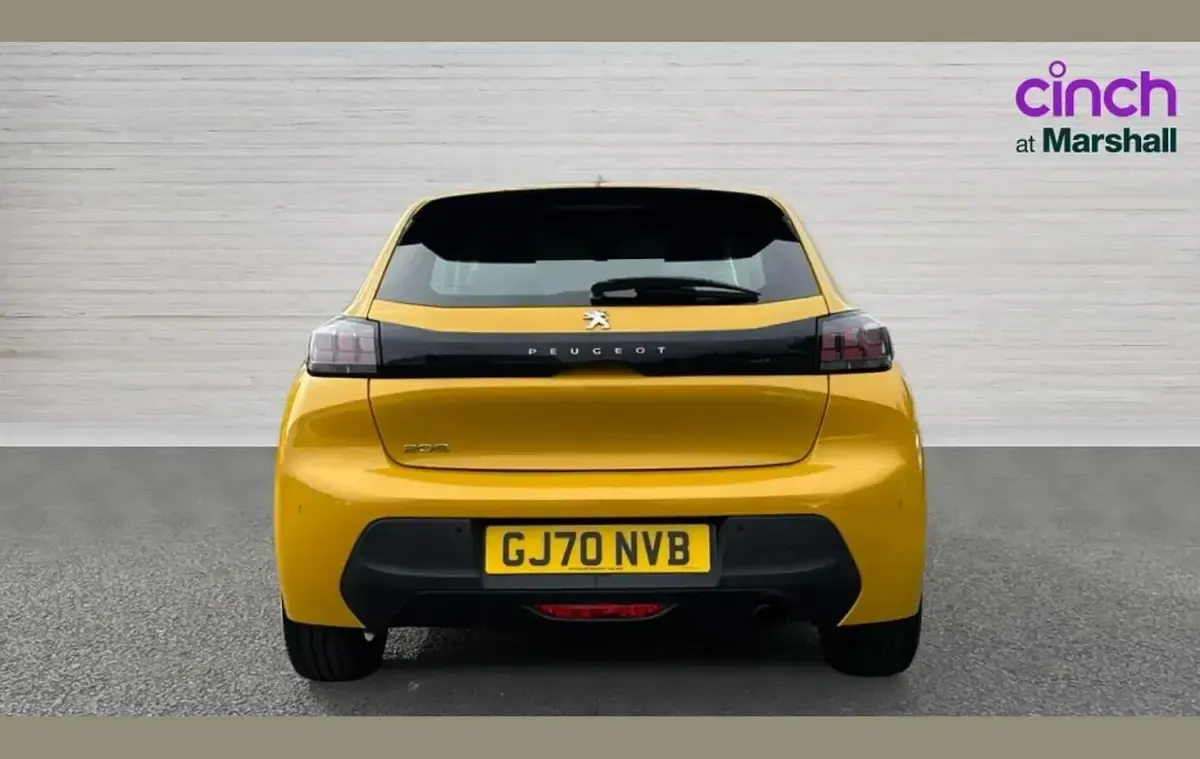 Used Peugeot 208 Active 75 HP (55 kW) 2020 Yellow Hatchback