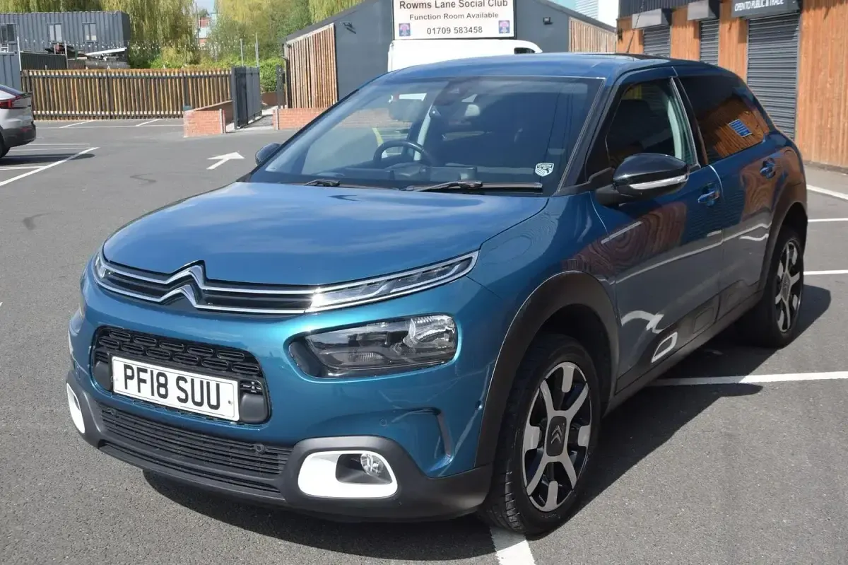 Used Citroën C4 Cactus Flair 129 HP (94 kW) 2018 Blue Hatchback