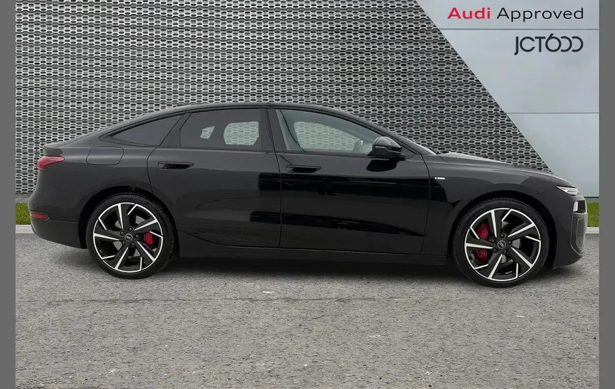 Used Audi A6 e-tron Comfort 310 kW (422 HP) 2026 Black Hatchback
