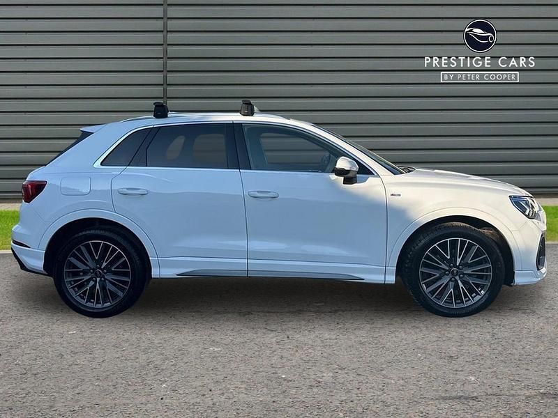 Used Audi Q3 S-Line 150 HP (110 kW) 2024 White SUV