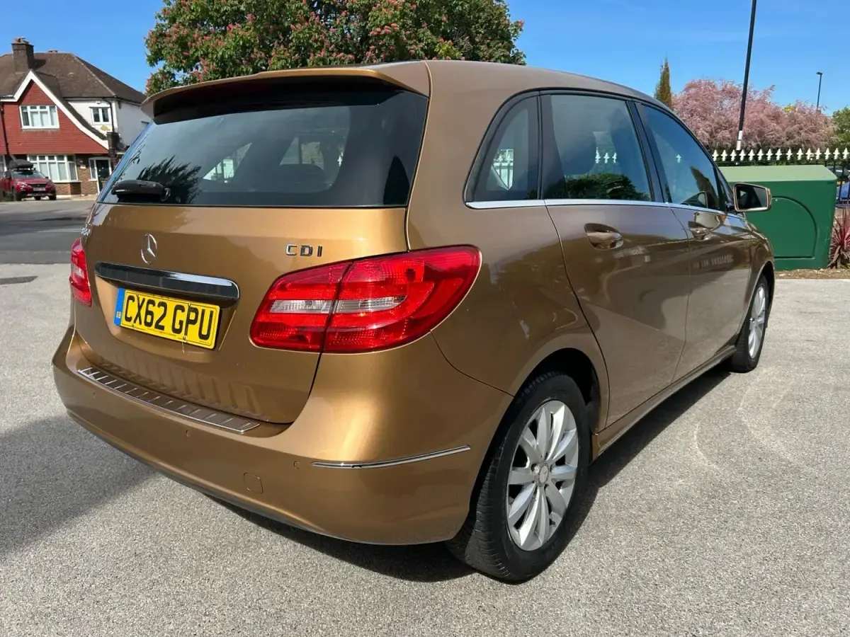 Begagnad Mercedes B180 SE 109 HK (80 kW) 2012 Beige Minibuss