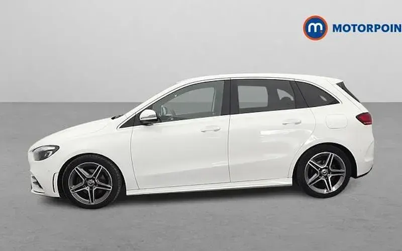 Used Mercedes B200 Executive 150 HP (110 kW) 2024 White Hatchback