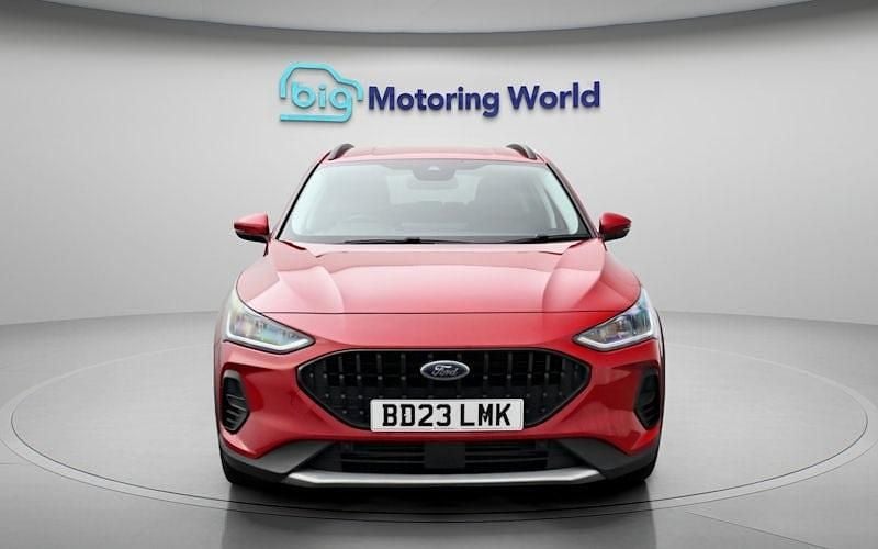 Begagnad Ford Focus Active 155 HK (114 kW) 2023 Röd Halvkombi