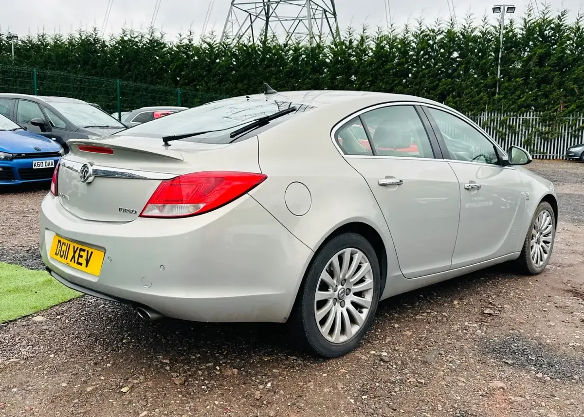 Used Vauxhall Insignia Elite 220 HP (161 kW) 2011 Silver Hatchback