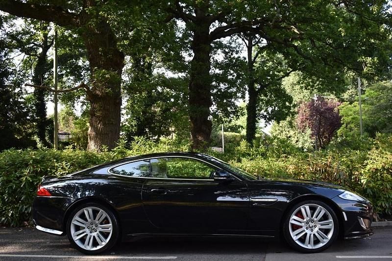 Używany Jaguar XKR 510 KM (375 kW) 2011 Czarny Coupe