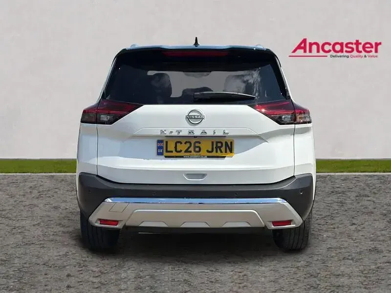 New Nissan X-Trail Tekna 163 HP (119 kW) 2026 Rl white with black metallic r SUV