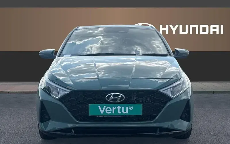 Used Hyundai i20 Premium 101 HP (74 kW) 2023 Green Hatchback