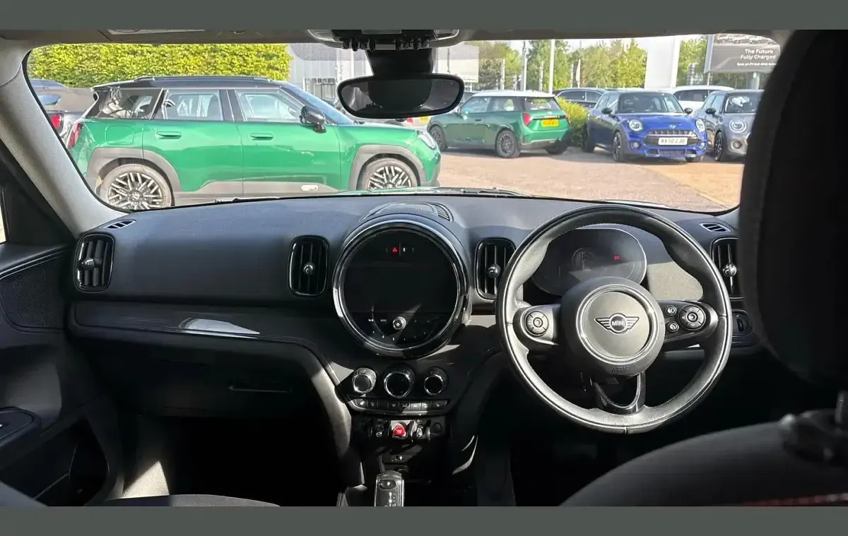 Usado Mini Cooper Countryman Classic 134 CV (98 kW) 2021 Negro SUV
