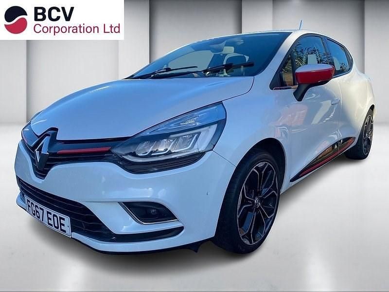 Used Renault Clio IV Dynamique 90 HP (66 kW) 2017 White Hatchback