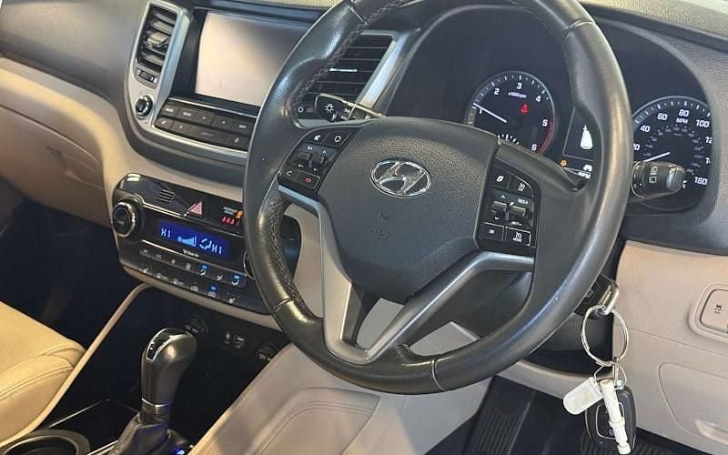 Used Hyundai Tucson Premium 136 HP (100 kW) 2017 Blue SUV