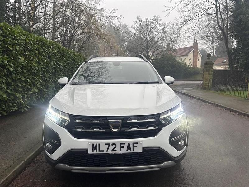 Używany Dacia Jogger Comfort 110 KM (80 kW) 2022 Biały Minivan