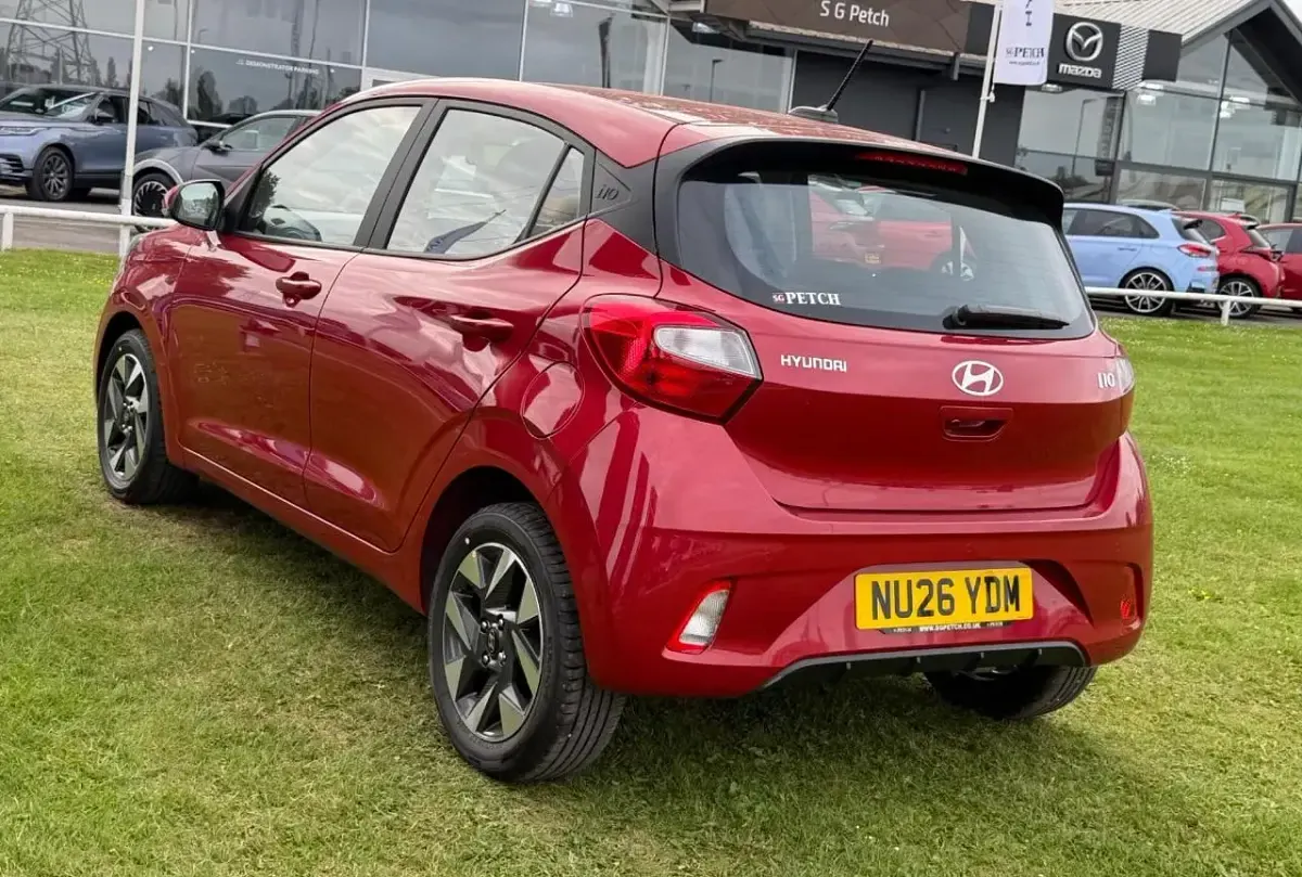 New Hyundai i10 Advanced 62 HP (45 kW) 2026 Red Hatchback