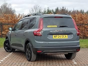 Used Dacia Jogger Extreme 140 HP (102 kW) 2024 Grey MPV