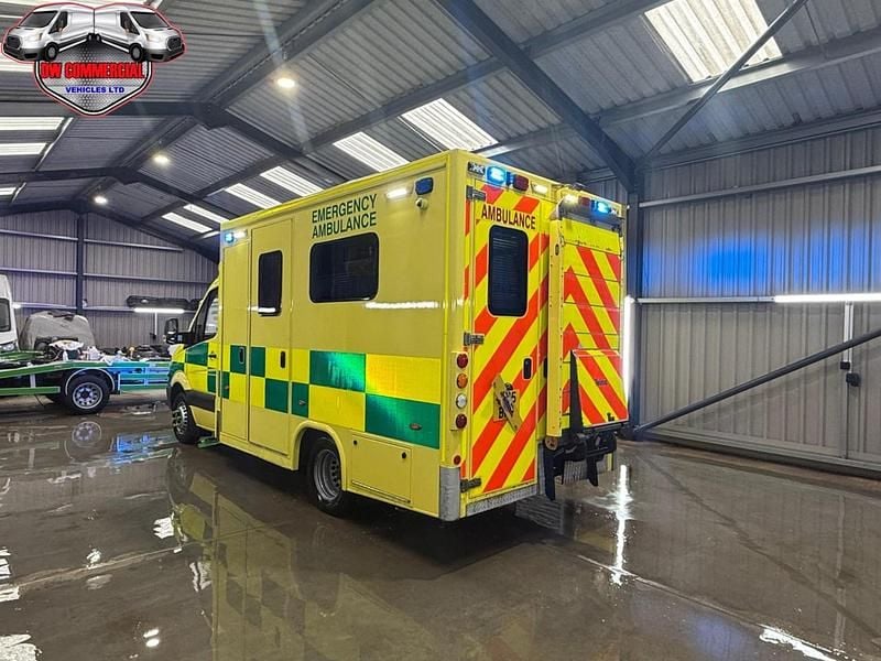 Used Mercedes Sprinter 190 HP (139 kW) 2015 Yellow Van