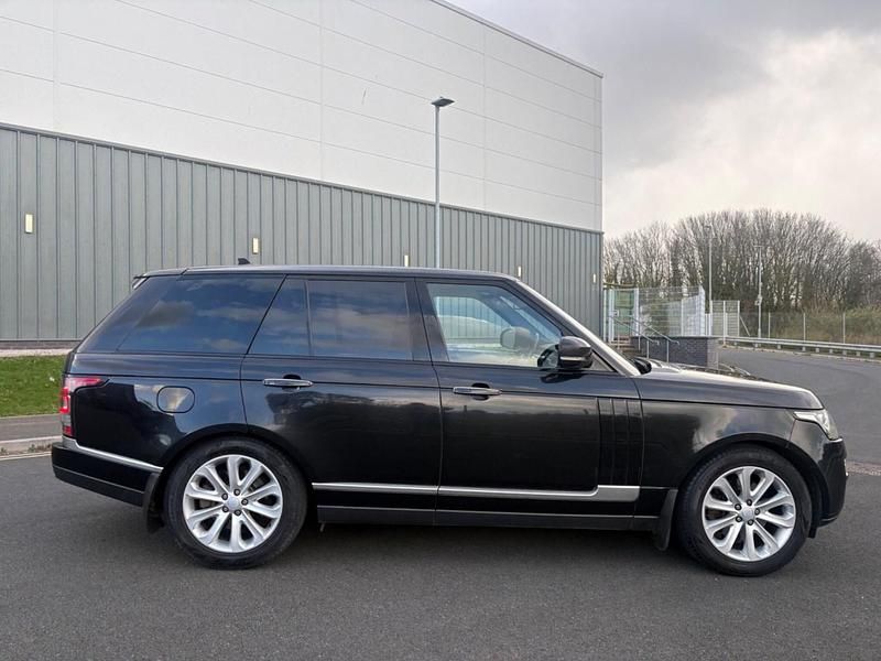 Used Land Rover Range Rover Vogue SE 258 HP (189 kW) 2016 Black SUV