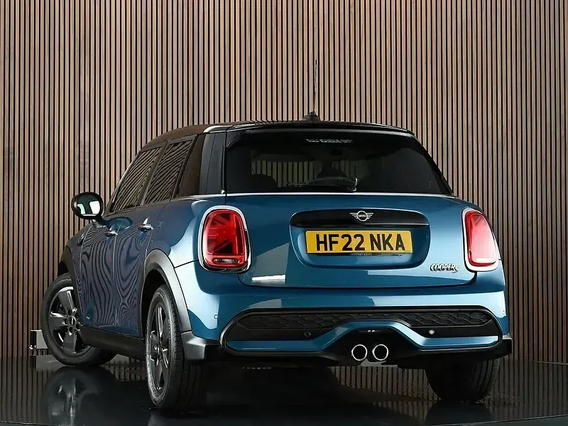 Used Mini Cooper S Classic 178 HP (130 kW) 2022 Blue Hatchback