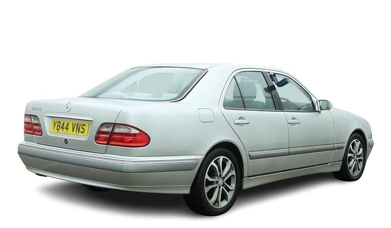 Used Mercedes E240 Elegance 2001 Silver Sedan